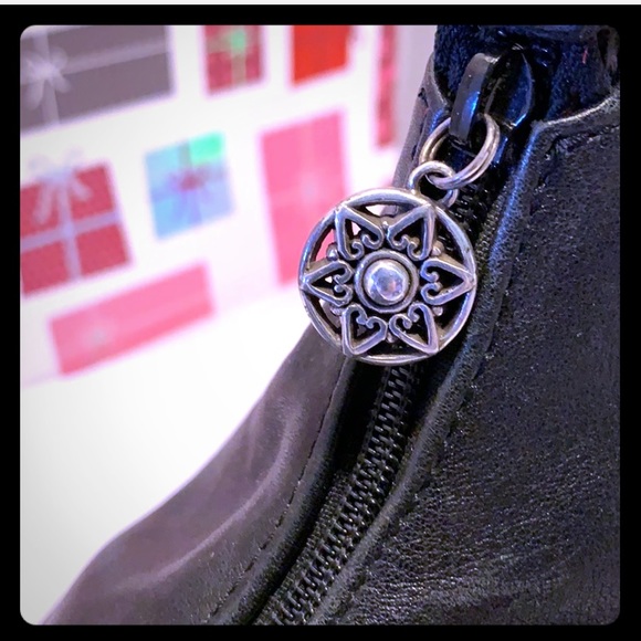 Brighton Black Leather Shoulder Bag NWOT with Beautiful Silver Embellishments - Picture 10 of 16